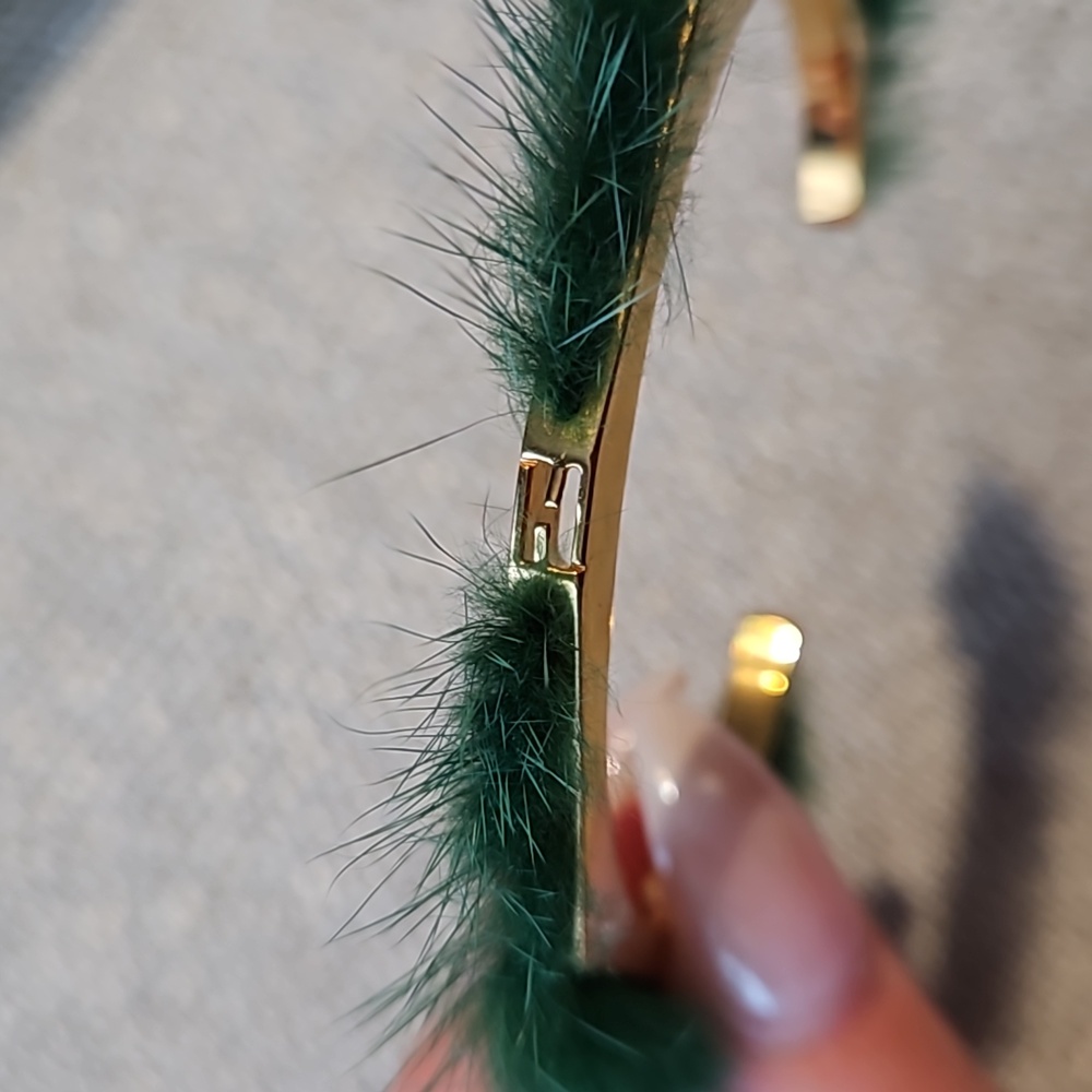 🚫SOLD🚫 Fendi Gold FF Logo Green Mink Bangle Bracelet 💚 - Picture 5 of 7